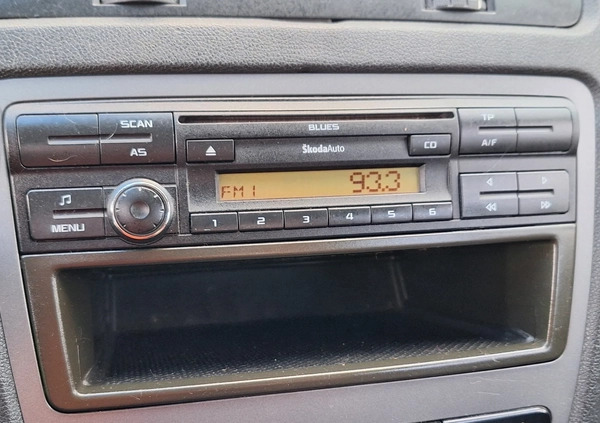 Skoda Octavia cena 19900 przebieg: 218000, rok produkcji 2011 z Nowa Ruda małe 407